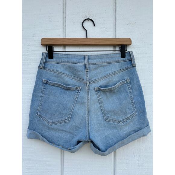 NWT Old Navy High Rise WOW Inseam 2" Shorts, Sz 2 - Picture 2 of 5